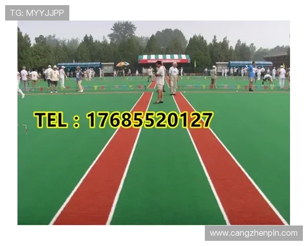 雨天作战装备指南：防水防滑足球装备性能大比拼